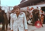 Standbild Ringling Brothers Barnum Bailey Zirkus einrichten United States USA, 1977, aus Sekunde 46 historischem Filmmaterial Videoclip 65675023770