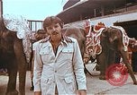Standbild Ringling Brothers Barnum Bailey Zirkus einrichten United States USA, 1977, aus Sekunde 47 historischem Filmmaterial Videoclip 65675023770