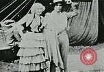 Immagine di Vintage scene dei fratelli Ringling Barnum & Bailey Circus United States USA, 1926, secondo 33 filmato di repertorio 65675023771