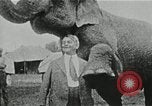 Immagine di Vintage scene dei fratelli Ringling Barnum & Bailey Circus United States USA, 1926, secondo 50 filmato di repertorio 65675023771