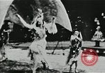 Immagine di Vintage scene dei fratelli Ringling Barnum & Bailey Circus United States USA, 1926, secondo 57 filmato di repertorio 65675023771