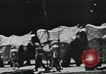 Immagine di Vintage scene dei fratelli Ringling Barnum & Bailey Circus United States USA, 1926, secondo 62 filmato di repertorio 65675023771