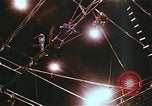 Immagine di Trapezio Gaonas artisti nel circus Nashville Tennessee USA, 1977, secondo 28 filmato di repertorio 65675023775