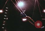 Immagine di Trapezio Gaonas artisti nel circus Nashville Tennessee USA, 1977, secondo 55 filmato di repertorio 65675023775