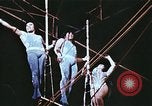 Immagine di Trapezio Gaonas artisti nel circus Nashville Tennessee USA, 1977, secondo 62 filmato di repertorio 65675023775