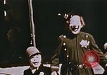 Immagine di Gli studenti che studiano per diventare un professionista clown Venice Florida United States USA, 1977, secondo 25 filmato di repertorio 65675023776