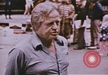 Immagine di Gli studenti che studiano per diventare un professionista clown Venice Florida United States USA, 1977, secondo 35 filmato di repertorio 65675023776
