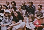 Immagine di Gli studenti che studiano per diventare un professionista clown Venice Florida United States USA, 1977, secondo 42 filmato di repertorio 65675023776