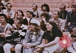Immagine di Gli studenti che studiano per diventare un professionista clown Venice Florida United States USA, 1977, secondo 44 filmato di repertorio 65675023776