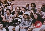 Immagine di Gli studenti che studiano per diventare un professionista clown Venice Florida United States USA, 1977, secondo 45 filmato di repertorio 65675023776