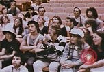 Immagine di Gli studenti che studiano per diventare un professionista clown Venice Florida United States USA, 1977, secondo 46 filmato di repertorio 65675023776