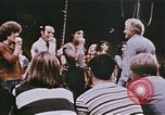 Immagine di Gli studenti che studiano per diventare un professionista clown Venice Florida United States USA, 1977, secondo 52 filmato di repertorio 65675023776