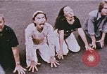 Immagine di Gli studenti che studiano per diventare un professionista clown Venice Florida United States USA, 1977, secondo 58 filmato di repertorio 65675023776