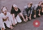 Immagine di Gli studenti che studiano per diventare un professionista clown Venice Florida United States USA, 1977, secondo 59 filmato di repertorio 65675023776