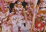 Image Ours chevaux clowns et trapézistes effectuer dans le cirque Nashville Tennessee USA, 1977, de la seconde 5 séquences d'archives historiques vidéo 65675023778