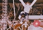 Image Ours chevaux clowns et trapézistes effectuer dans le cirque Nashville Tennessee USA, 1977, de la seconde 9 séquences d'archives historiques vidéo 65675023778