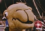 Image Ours chevaux clowns et trapézistes effectuer dans le cirque Nashville Tennessee USA, 1977, de la seconde 48 séquences d'archives historiques vidéo 65675023778