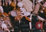 Image Ours chevaux clowns et trapézistes effectuer dans le cirque Nashville Tennessee USA, 1977, de la seconde 57 séquences d'archives historiques vidéo 65675023778