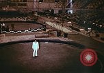 Standbild Ende des Ringling Brothers Barnum & Bailey Circus einrücken Nashville Tennessee USA, 1977, aus Sekunde 14 historischem Filmmaterial Videoclip 65675023780