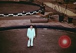 Standbild Ende des Ringling Brothers Barnum & Bailey Circus einrücken Nashville Tennessee USA, 1977, aus Sekunde 20 historischem Filmmaterial Videoclip 65675023780