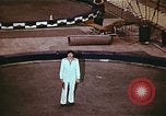 Standbild Ende des Ringling Brothers Barnum & Bailey Circus einrücken Nashville Tennessee USA, 1977, aus Sekunde 21 historischem Filmmaterial Videoclip 65675023780