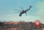 Standbild Fire Support Base Normandie Vietnam, 1969, aus Sekunde 53 historischem Filmmaterial Videoclip 65675023781