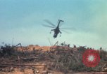 Standbild Fire Support Base Normandie Vietnam, 1969, aus Sekunde 60 historischem Filmmaterial Videoclip 65675023781