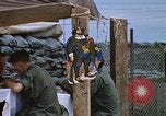 Standbild Thanksgiving Dinner Vietnam, 1969, aus Sekunde 3 historischem Filmmaterial Videoclip 65675023791