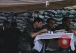 Standbild Thanksgiving Dinner Vietnam, 1969, aus Sekunde 10 historischem Filmmaterial Videoclip 65675023791