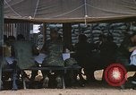 Standbild Thanksgiving Dinner Vietnam, 1969, aus Sekunde 14 historischem Filmmaterial Videoclip 65675023791