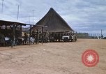 Standbild Thanksgiving Dinner Vietnam, 1969, aus Sekunde 27 historischem Filmmaterial Videoclip 65675023791