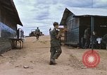 Standbild Thanksgiving Dinner Vietnam, 1969, aus Sekunde 42 historischem Filmmaterial Videoclip 65675023791