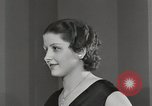 Immagine di Capelli tresses Chicago Illinois USA, 1931, secondo 26 filmato di repertorio 65675023805