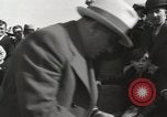 Immagine di Piccioni rilasciato in Chuck-up Astoria New York USA, 1931, secondo 31 filmato di repertorio 65675023807