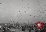 Immagine di Piccioni rilasciato in Chuck-up Astoria New York USA, 1931, secondo 55 filmato di repertorio 65675023807