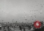 Immagine di Piccioni rilasciato in Chuck-up Astoria New York USA, 1931, secondo 57 filmato di repertorio 65675023807