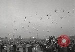 Immagine di Piccioni rilasciato in Chuck-up Astoria New York USA, 1931, secondo 60 filmato di repertorio 65675023807