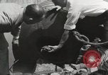 Standbild George L Stathakis Tod in Niagara Falls Zylinder Niagara Falls New York USA, 1930, aus Sekunde 39 historischem Filmmaterial Videoclip 65675023811