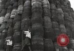 Standbild Holzfass bonfire Salem Massachusetts USA, 1930, aus Sekunde 26 historischem Filmmaterial Videoclip 65675023813