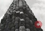 Standbild Holzfass bonfire Salem Massachusetts USA, 1930, aus Sekunde 31 historischem Filmmaterial Videoclip 65675023813