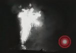 Standbild Holzfass bonfire Salem Massachusetts USA, 1930, aus Sekunde 37 historischem Filmmaterial Videoclip 65675023813