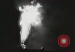 Standbild Holzfass bonfire Salem Massachusetts USA, 1930, aus Sekunde 38 historischem Filmmaterial Videoclip 65675023813