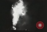 Standbild Holzfass bonfire Salem Massachusetts USA, 1930, aus Sekunde 39 historischem Filmmaterial Videoclip 65675023813