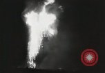 Standbild Holzfass bonfire Salem Massachusetts USA, 1930, aus Sekunde 40 historischem Filmmaterial Videoclip 65675023813