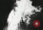 Standbild Holzfass bonfire Salem Massachusetts USA, 1930, aus Sekunde 46 historischem Filmmaterial Videoclip 65675023813