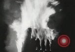 Standbild Holzfass bonfire Salem Massachusetts USA, 1930, aus Sekunde 61 historischem Filmmaterial Videoclip 65675023813
