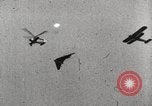 Standbild British Air Show Hendon England, 1930, aus Sekunde 28 historischem Filmmaterial Videoclip 65675023816