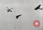 Standbild British Air Show Hendon England, 1930, aus Sekunde 29 historischem Filmmaterial Videoclip 65675023816
