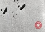 Standbild British Air Show Hendon England, 1930, aus Sekunde 39 historischem Filmmaterial Videoclip 65675023816