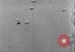 Standbild British Air Show Hendon England, 1930, aus Sekunde 47 historischem Filmmaterial Videoclip 65675023816